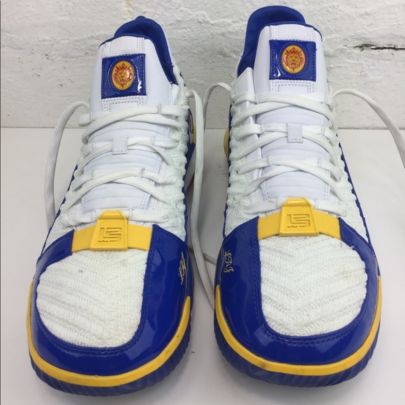 lebron james superman shoes
